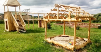 Окунево. Детская площадка