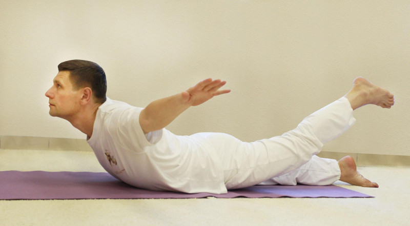 Ежедневные занятия изменят вашу жизнь Поза кузнечика