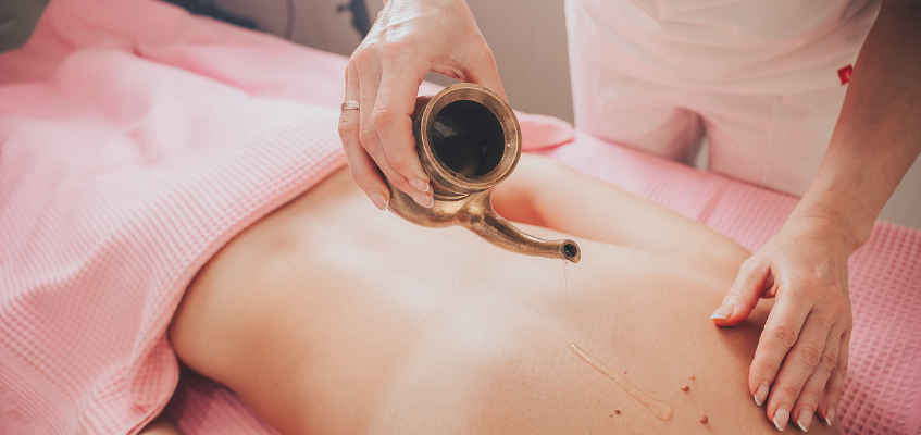 Массаж с помощью масел Промасливание тела по аюрведе