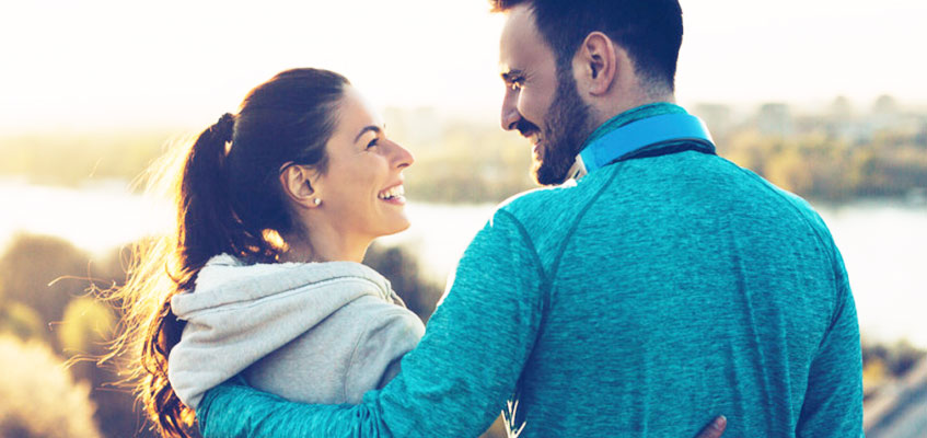 Так здорово быть счастливыми! Мужчина и женщина