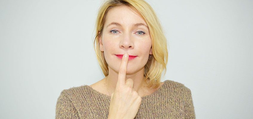 Простые движения одним пальцем Убираем морщины