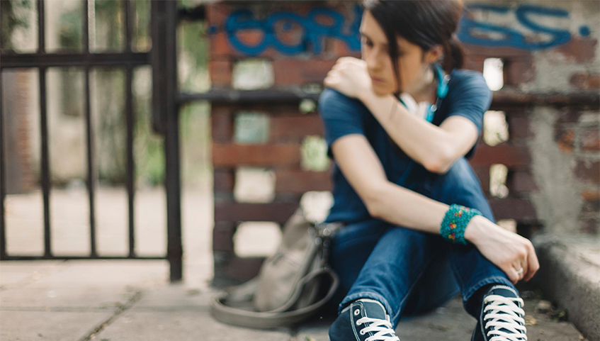 Даже в раннем возрасте может настигнуть такое состояние Подросток сидит