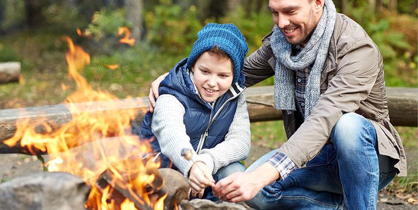 Важно завоевать сердце ребенка Семья у костра