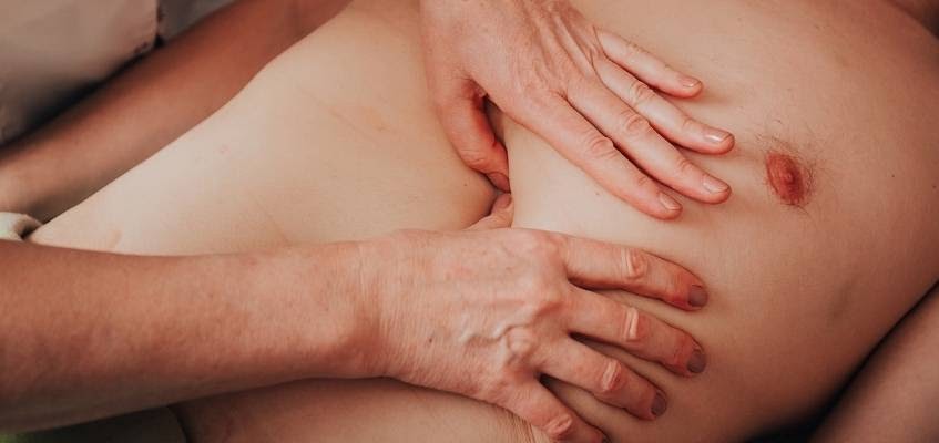 Массаж высвобождает застои крови Массаж подреберья