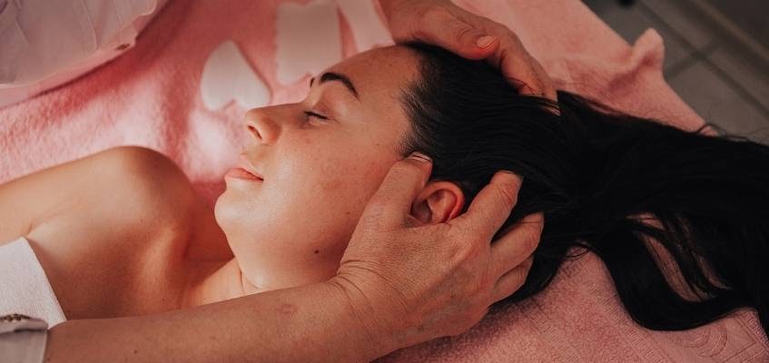 Массаж затылка