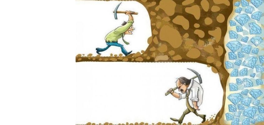 Может вы не так уж и далеко от цели Два человека копают